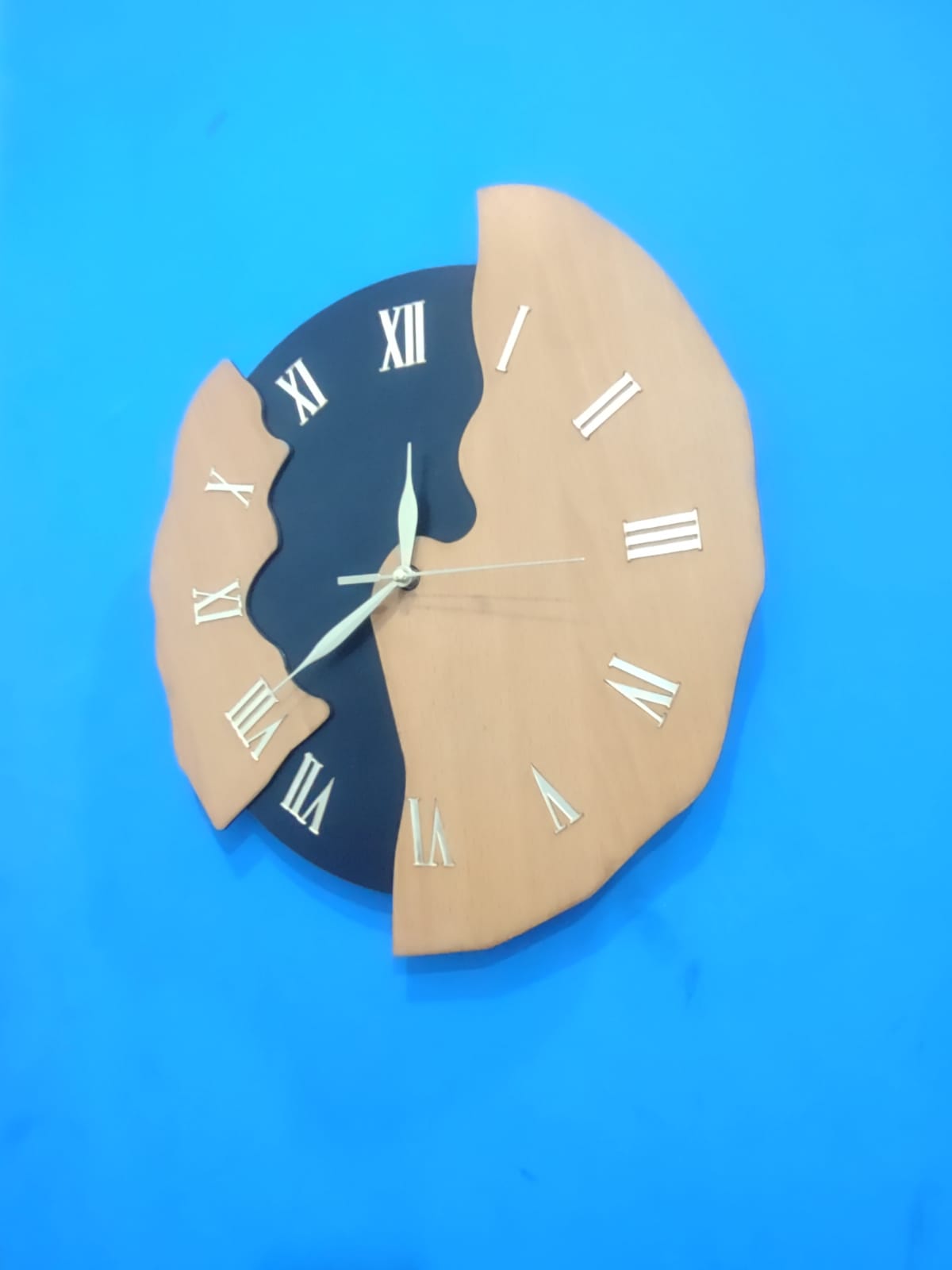 new-style-wooden-wall-clock-15-inch-size-approx